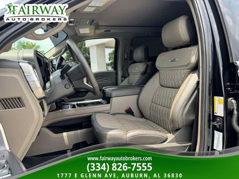 Used 2025 Ford F250 Platinum w/ Platinum Plus Package AWD/4WD image 10