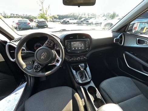 Used 2021 Kia Soul LX FWD image 10