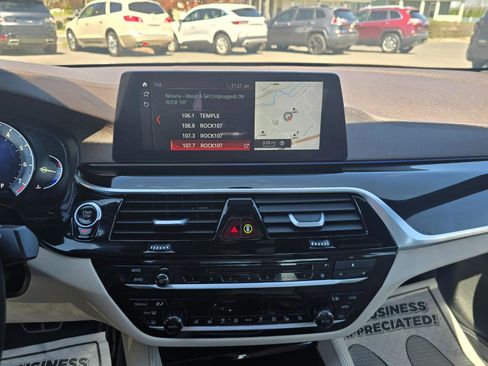 Used 2018 BMW M550i xDrive AWD/4WD image 9