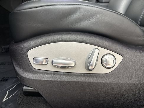 Certified 2026 Porsche Macan S AWD/4WD image 40