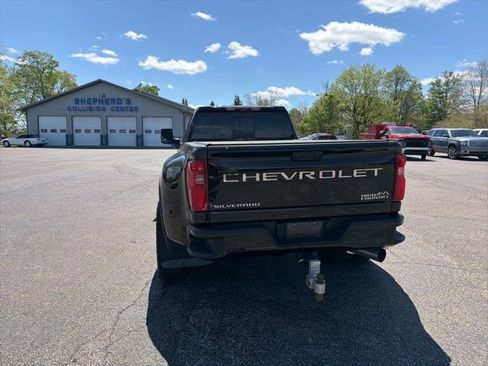 Used 2025 Chevrolet Silverado 3500 High Country w/ Technology Package AWD/4WD image 12