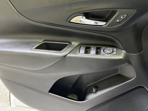 Used 2023 Chevrolet Equinox LT AWD/4WD image 24