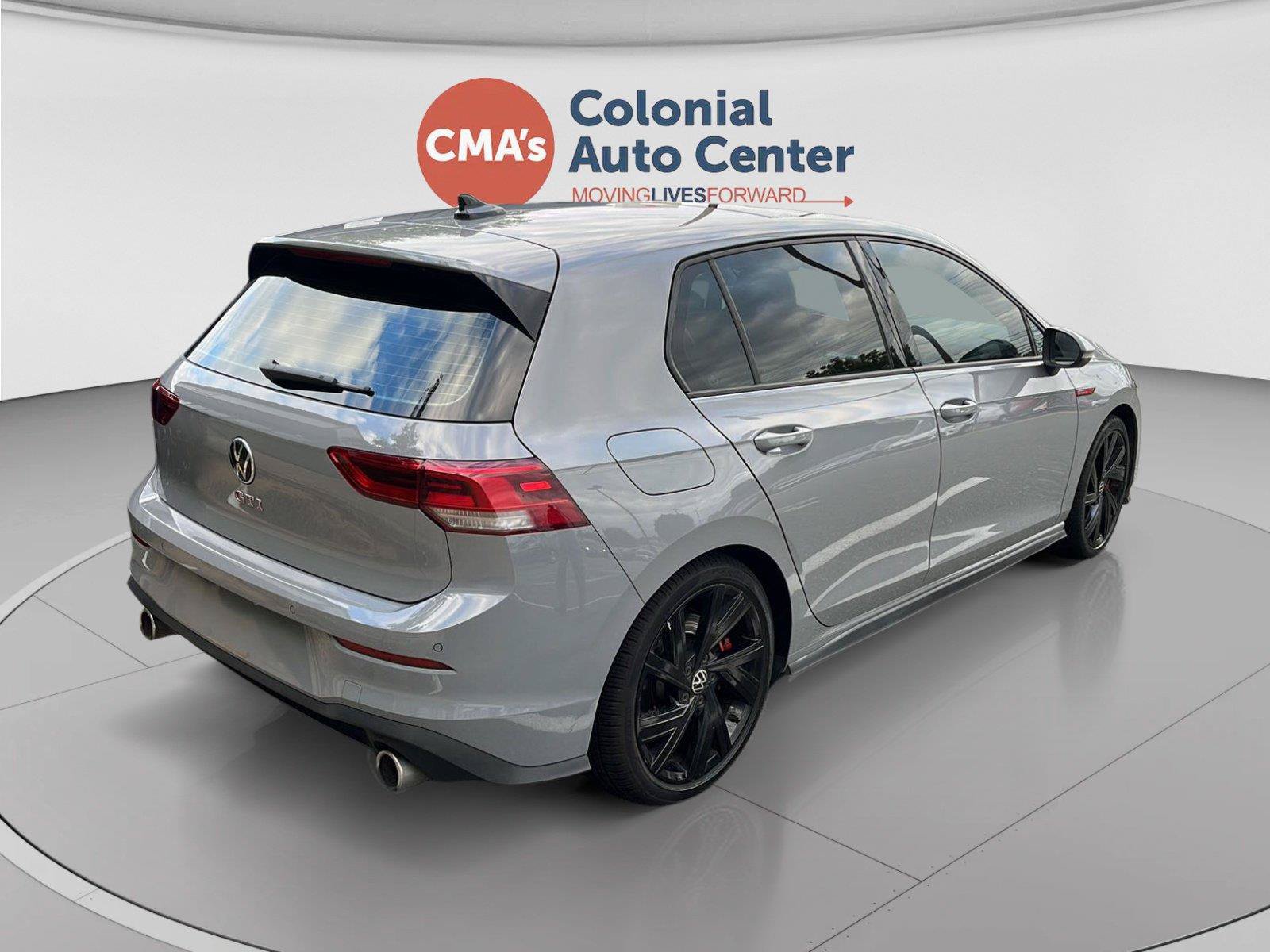 Used 2022 Volkswagen GTI SE FWD image 3