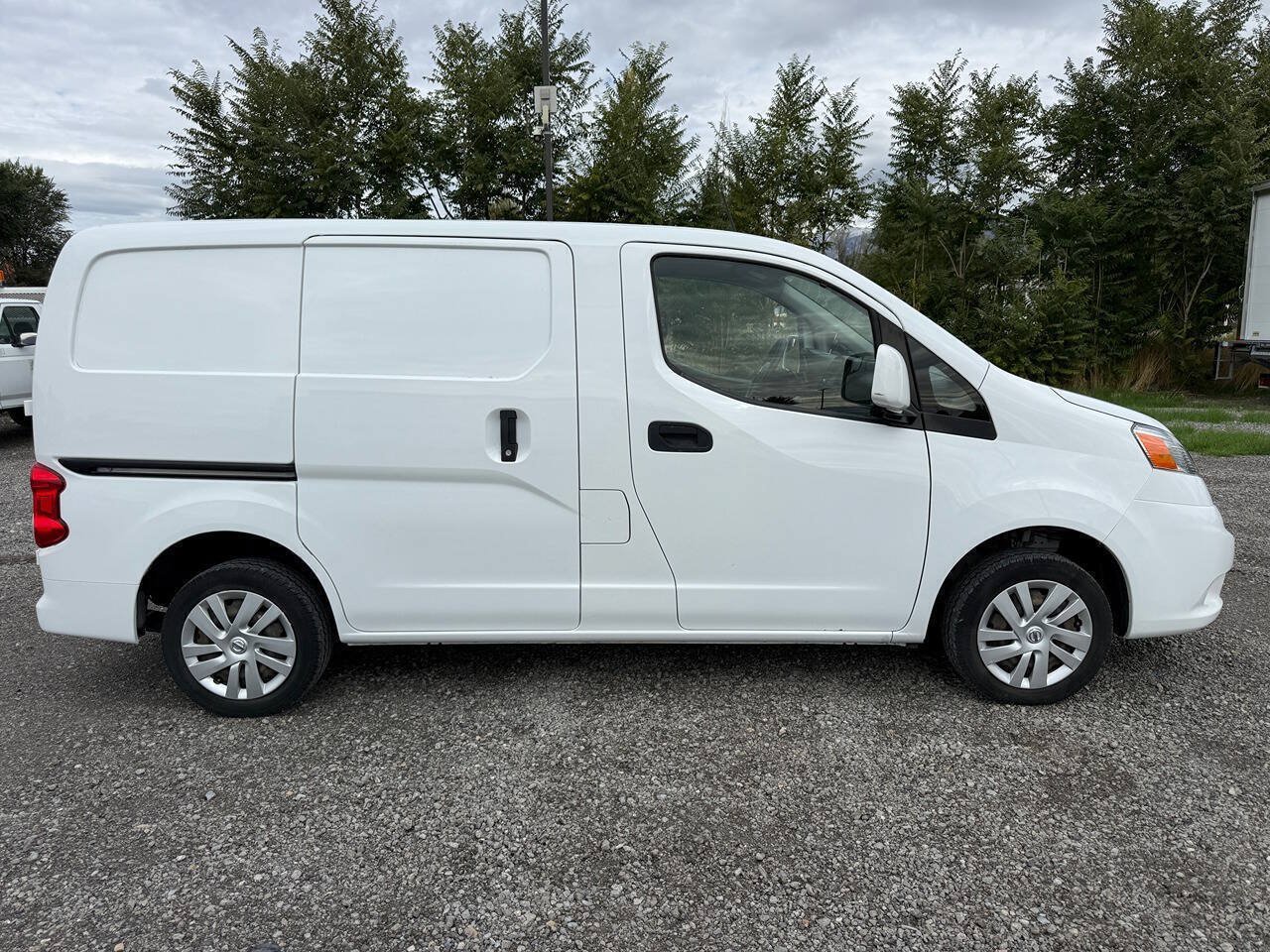 Used 2020 Nissan NV200 SV FWD image 2