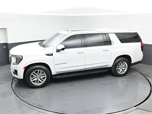 Used 2022 GMC Yukon XL SLT image 40