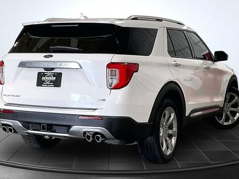 Used 2020 Ford Explorer Platinum w/ Premium Technology Package AWD/4WD image 2