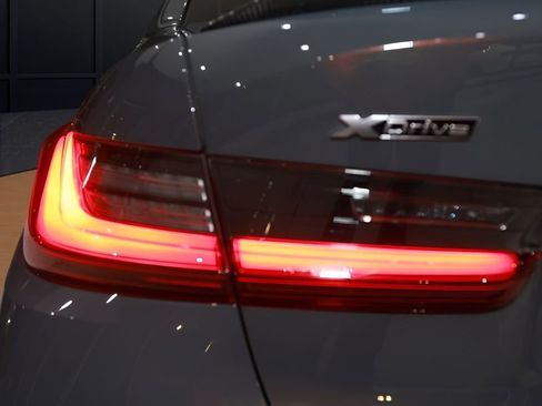 Used 2024 BMW M3 Competition w/ M Carbon Exterior Package image 40