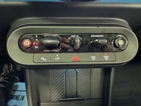 Used 2025 MINI Cooper 2-Door Hardtop image 19