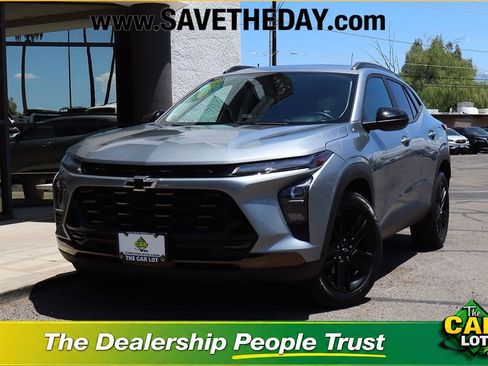 Used 2025 Chevrolet Trax ACTIV w/ Sunroof Package FWD image 1