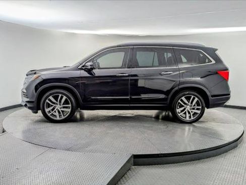 Used 2016 Honda Pilot Touring image 3