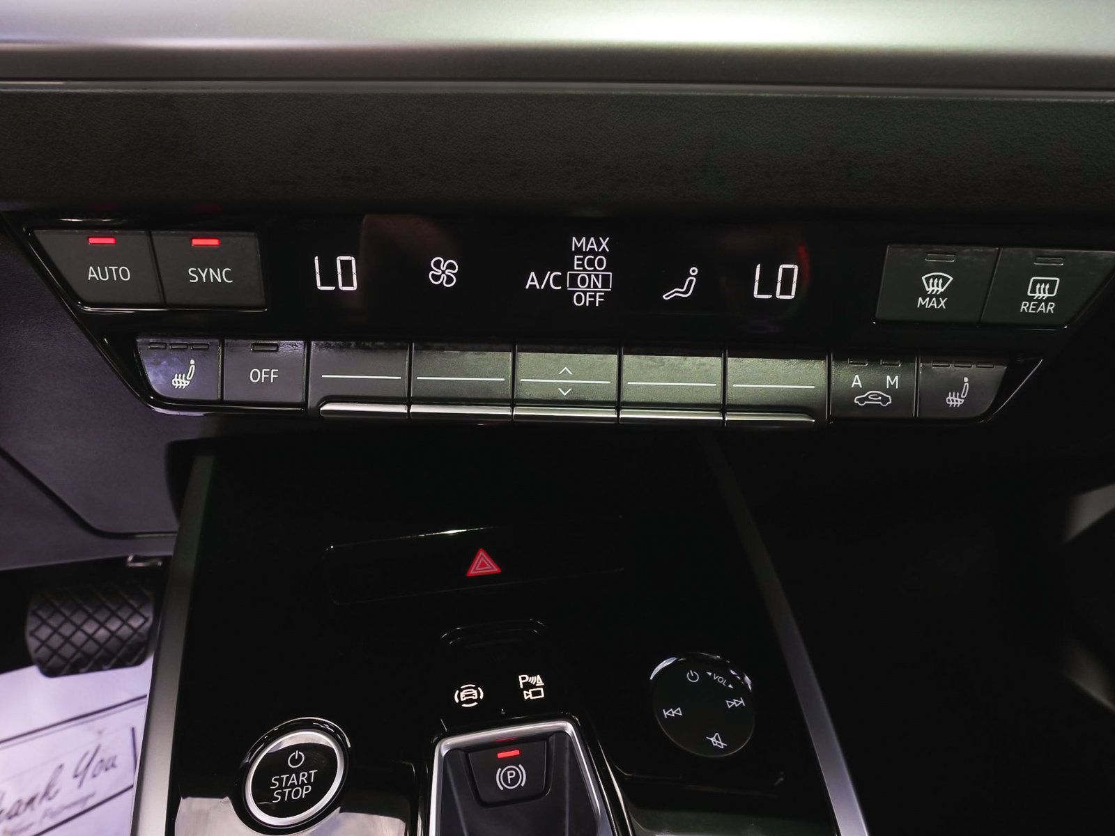 Used 2025 Audi Q4 e-tron Premium w/ Convenience Package AWD/4WD image 27