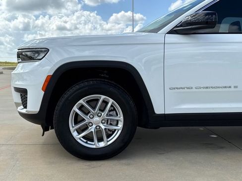 Used 2025 Jeep Grand Cherokee L Laredo w/ Luxury Tech Group I AWD/4WD image 5