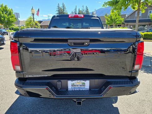 Used 2025 Chevrolet Colorado Z71 w/ Technology Package AWD/4WD image 6