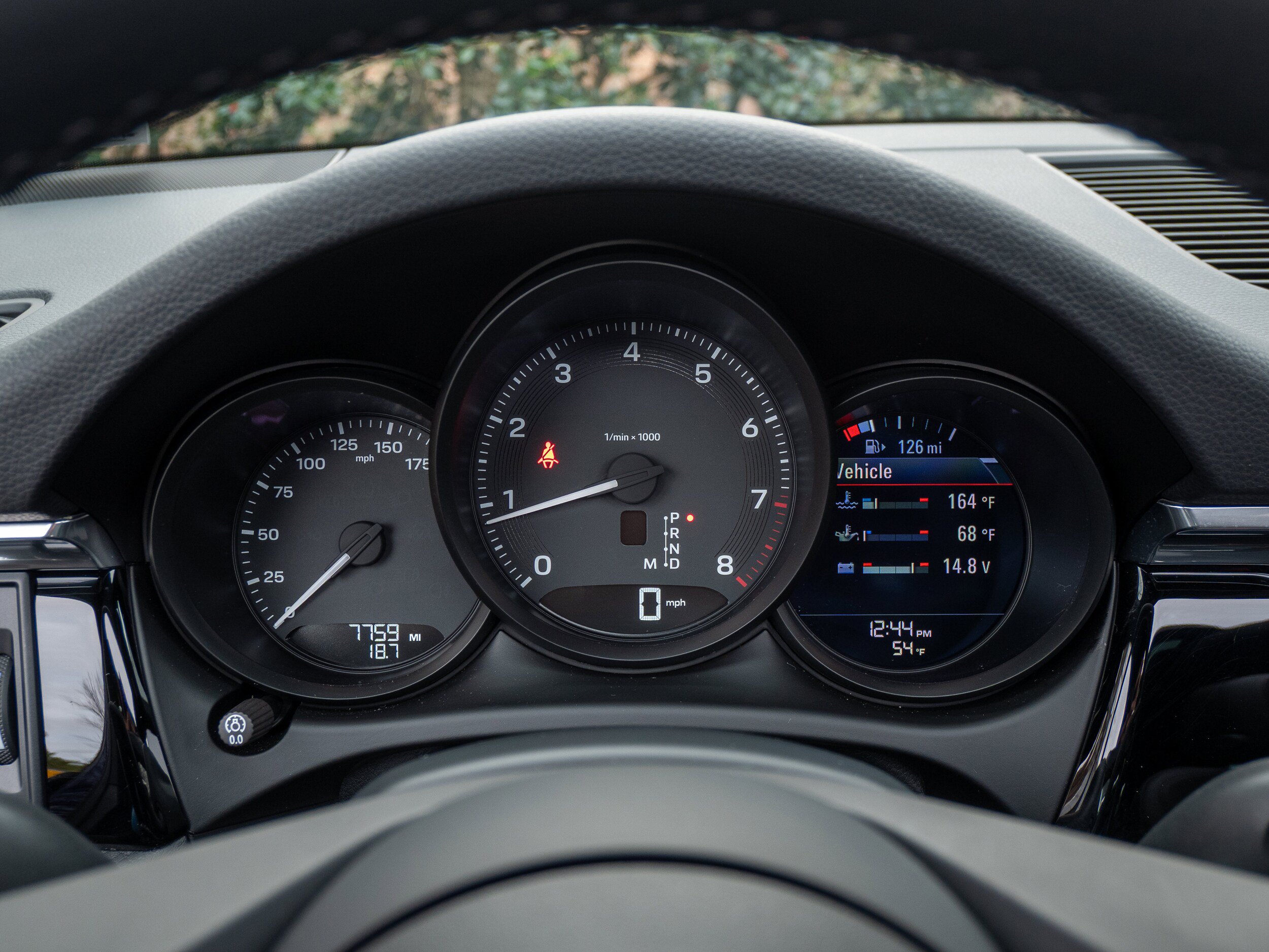 Certified 2025 Porsche Macan AWD/4WD image 22