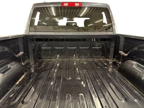 Used 2017 RAM 1500 Express AWD/4WD image 23