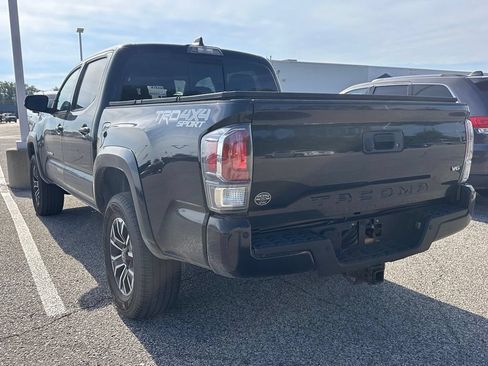 Used 2020 Toyota Tacoma TRD Sport w/ Technology Package AWD/4WD image 5