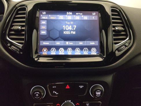 Used 2019 Jeep Compass Limited w/ Safety & Security Group image 25