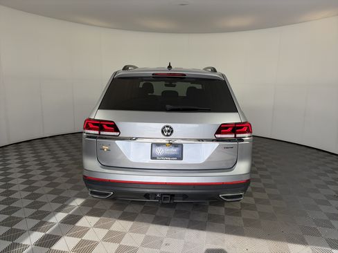 Used 2022 Volkswagen Atlas SE w/ Black Wheel Package AWD/4WD image 9