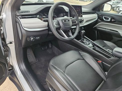 Used 2025 Jeep Compass Limited AWD/4WD image 13