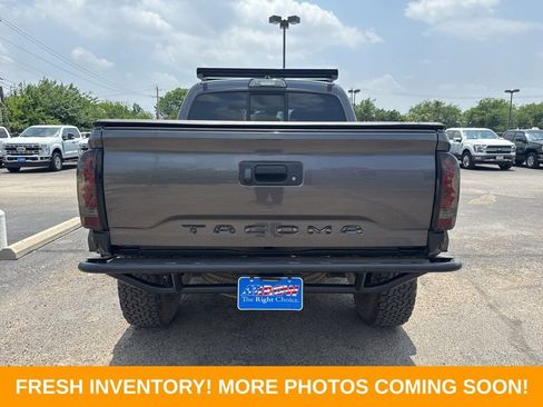 Used 2018 Toyota Tacoma SR w/ SR Convenience Package RWD image 3