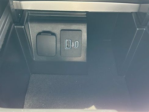 Used 2023 Ford Explorer XLT w/ Equipment Group 202A RWD image 25
