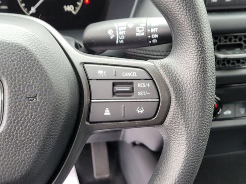 Used 2025 Honda HR-V LX image 23