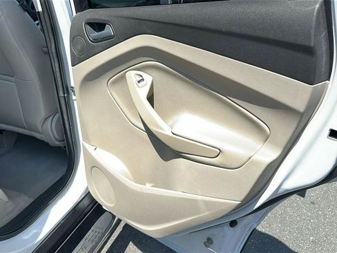 Used 2015 Ford Escape SE w/ Equipment Group 201A FWD image 25