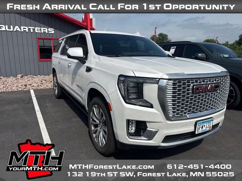 Used 2021 GMC Yukon XL Denali w/ Denali Premium Package AWD/4WD image 1