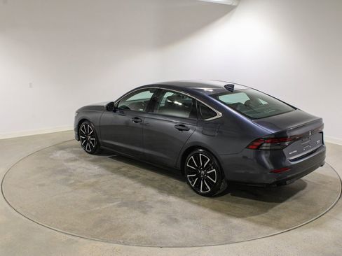 Used 2024 Honda Accord Touring image 3