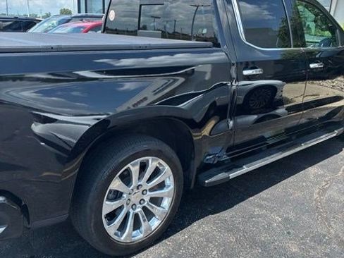 Used 2020 Chevrolet Silverado 1500 High Country w/ Technology Package AWD/4WD image 6