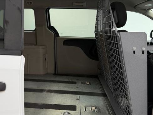 Used 2015 RAM C/V Tradesman FWD image 18