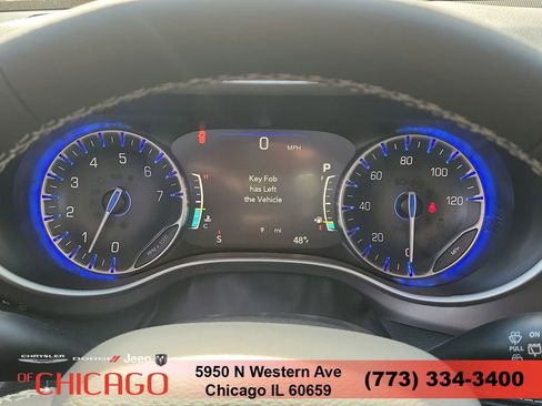 New 2026 Chrysler Pacifica Select AWD/4WD image 23