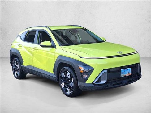 Used 2025 Hyundai Kona SEL image 3