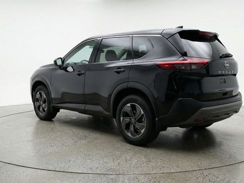 Used 2025 Nissan Rogue SV AWD/4WD image 6