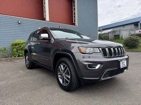 Used 2017 Jeep Grand Cherokee Limited AWD/4WD image 7