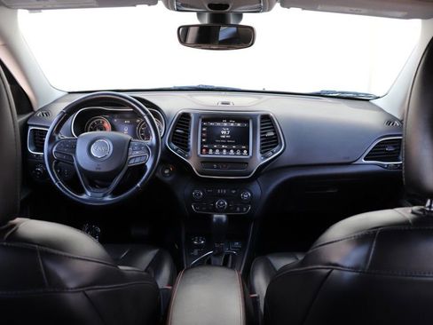 Used 2020 Jeep Cherokee Trailhawk image 35