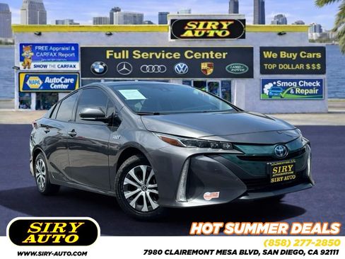 Used 2020 Toyota Prius Prime LE FWD image 1