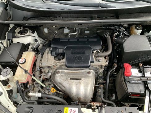 Used 2018 Toyota RAV4 LE w/ All Weather Liner Package AWD/4WD image 20