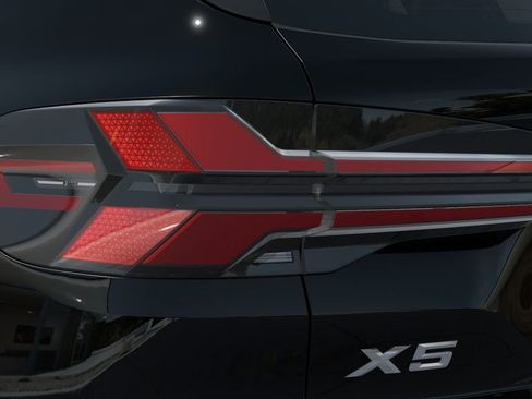 Used 2025 BMW X5 xDrive50e w/ Premium Package image 35