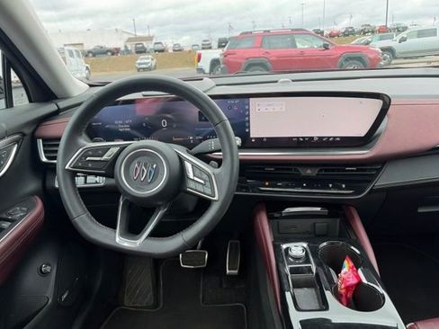 Used 2025 Buick Envision Sport Touring AWD/4WD image 3