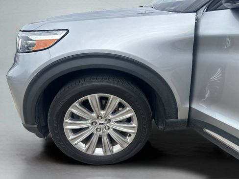 Used 2022 Ford Explorer Limited w/ Equipment Group 301A RWD image 26