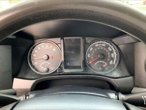 Used 2019 Toyota Tacoma SR image 18