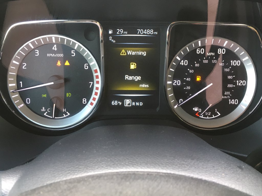 Used 2017 Nissan Titan Platinum Reserve RWD image 2