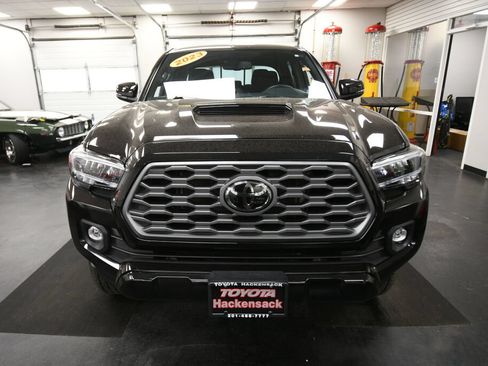 Certified 2023 Toyota Tacoma TRD Sport AWD/4WD image 3