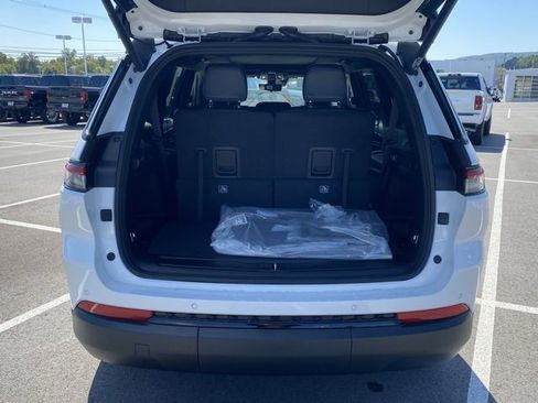 New 2025 Jeep Grand Cherokee L Limited w/ Luxury Tech Group II image 6