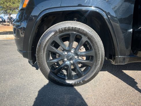 Used 2019 Jeep Grand Cherokee Altitude image 26