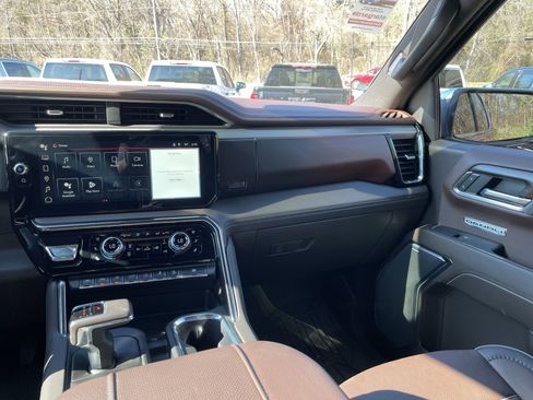 Used 2024 GMC Sierra 1500 Denali w/ Technology Package image 24