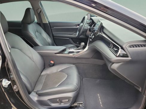 Used 2024 Toyota Camry XLE FWD image 8