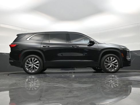 Used 2025 Buick Enclave Preferred w/ Power Package FWD image 25
