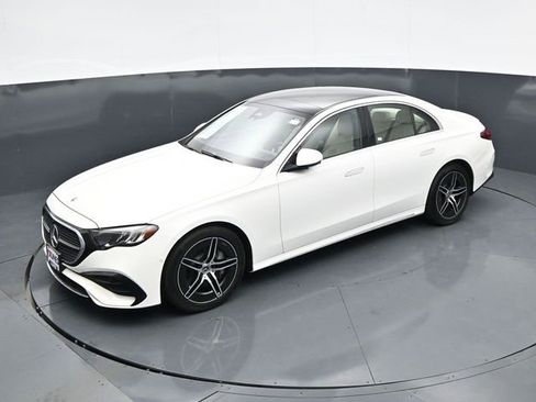 Used 2025 Mercedes-Benz E 450 4MATIC Sedan image 32